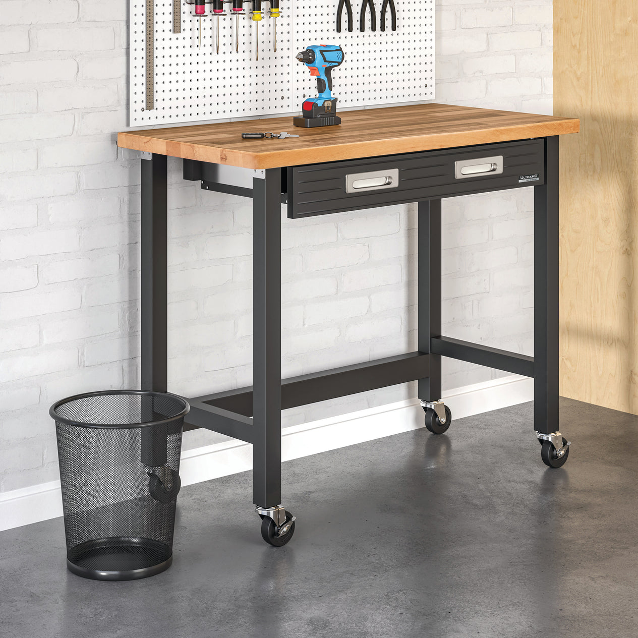 UltraHD® Rolling Workbench
