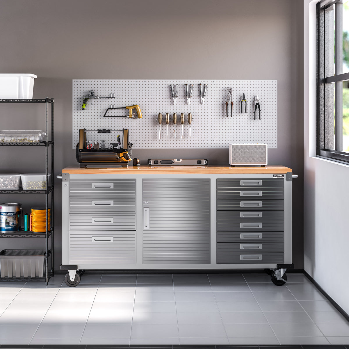 UHD20242B_lifestyle_garage_336