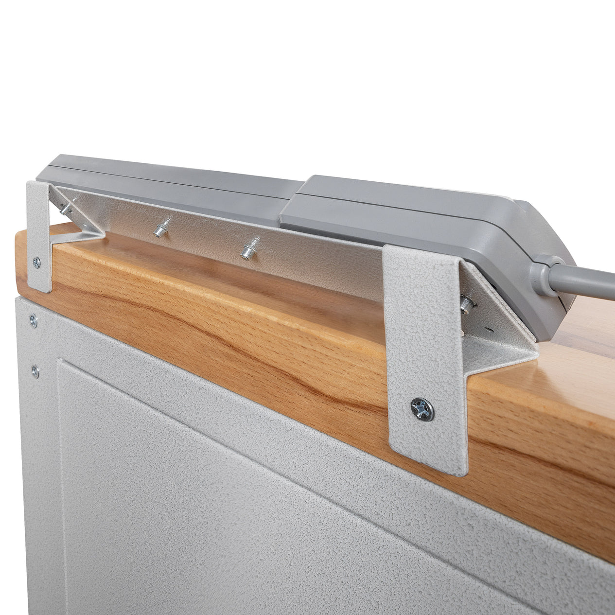 UltraHD® Power Strip with Mounting Bracket