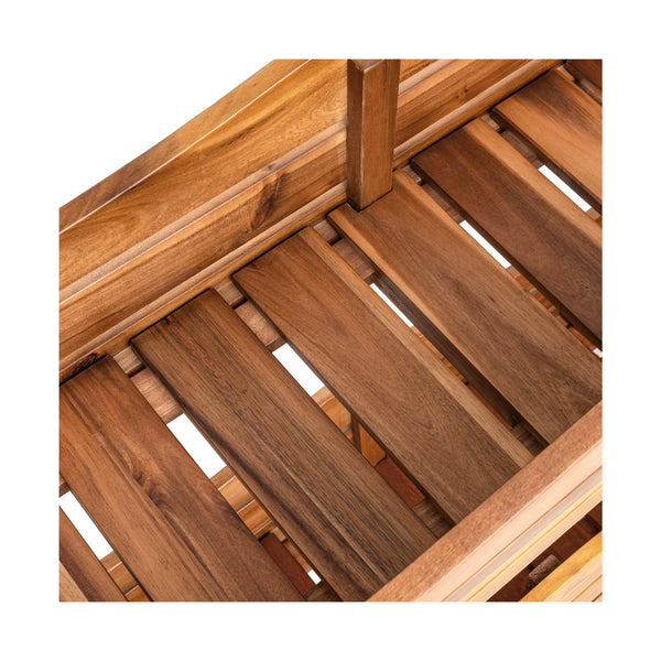 Close-up of the bottom of one of the tiers